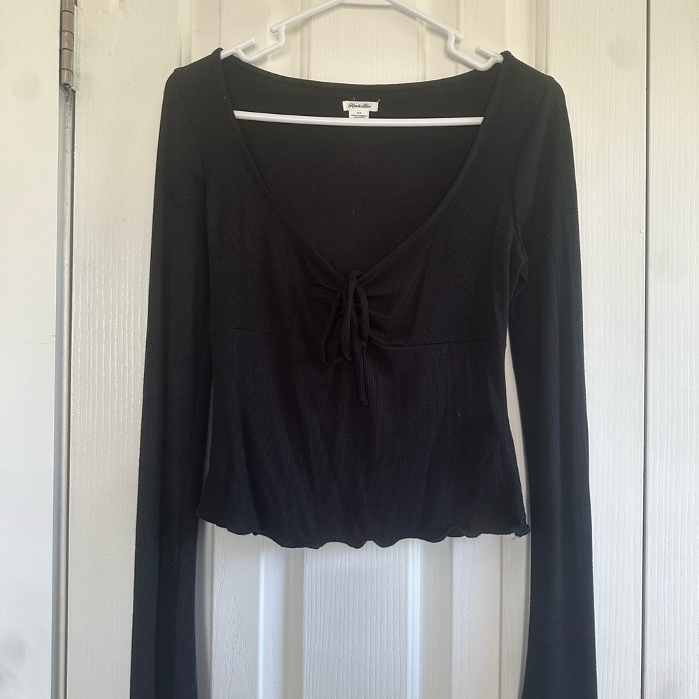 Kimchi Blue Black Long-Sleeve Tie-Front Scoop Top